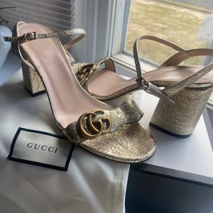 GUCCI METALLIC LAMINATE LEATHER MID HEEL SANDAL